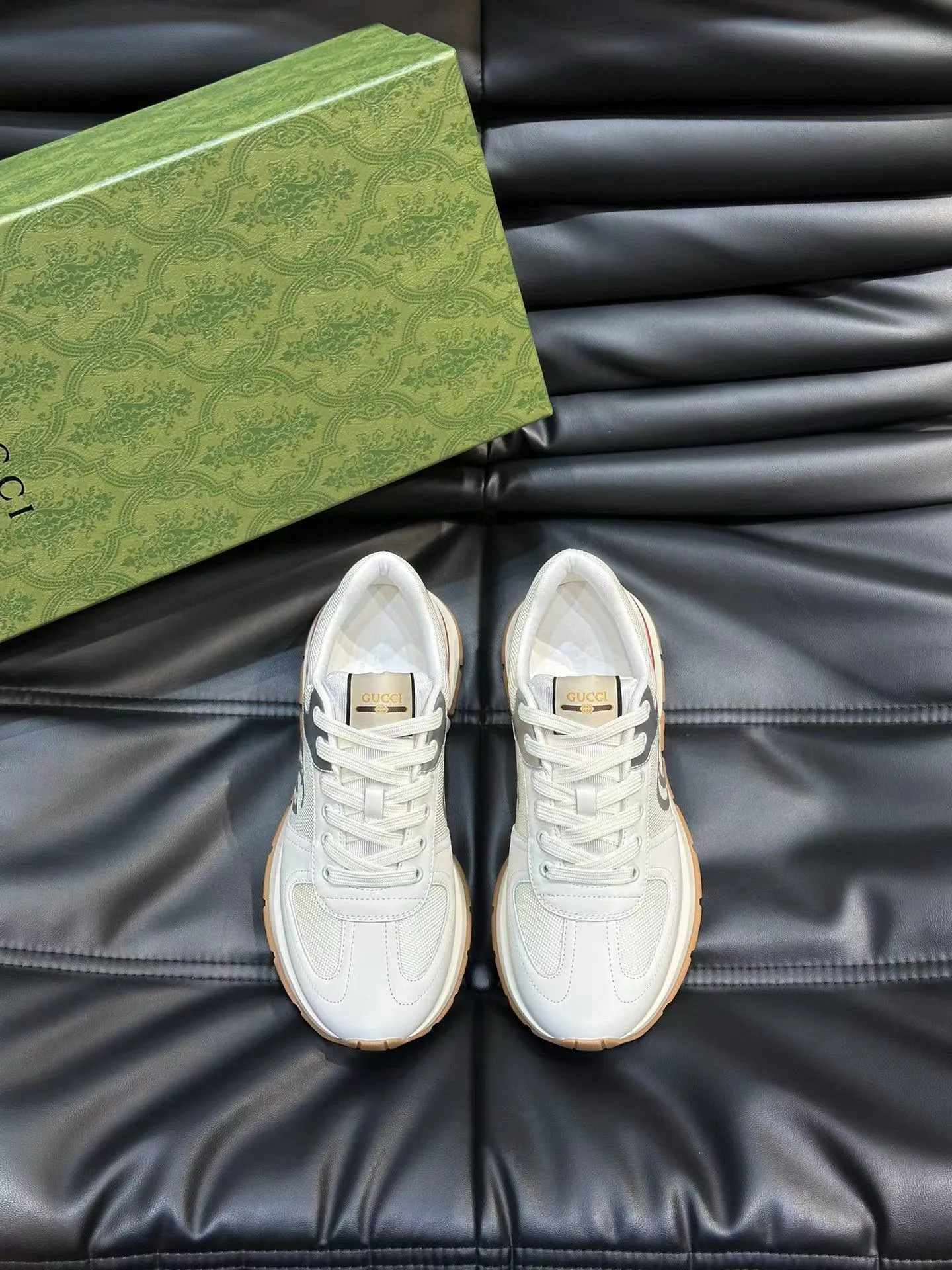 Factory price: 460💰Gucci new men's shoes GUCCI [Lightning] latest shoes are shipped. Original quality, fashionable, made of special materials, sheepskin lining, brand new packaging. The foot feels super comfortable and the workmanship is impeccable. Size: 38-45, Dingyi 45